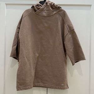 Alo yoga short sleeve hoodie